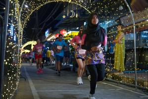 BIB: 18374
                            <button type="button" onclick="openModal(24677049)" class="btn btn-primary btn-sm float-right btn-popup" data-toggle="modal" data-target=".modal-high-quality">
                        <i class="fas fa-shopping-cart"></i> Add to Cart
                    </button>
                                            <button type="button" onclick="isThisMe(24677049, true)" class="btn btn-success btn-sm float-right btn-popup btn-isme hidden" data-toggle="tooltip" data-placement="bottom" title="นี่คือรูปของคุณใช่ไหม คลิกที่นี่เพื่อเอาเข้าอัลบั้ม">
                        <i class="fas fa-plus"></i> Add to album
                    </button>
                    <button type="button" onclick="isThisMe(24677049, false)" class="btn btn-warning btn-sm float-right btn-popup btn-isnotme hidden">
                        <i class="fas fa-ban"></i> Remove from album
                    </button>